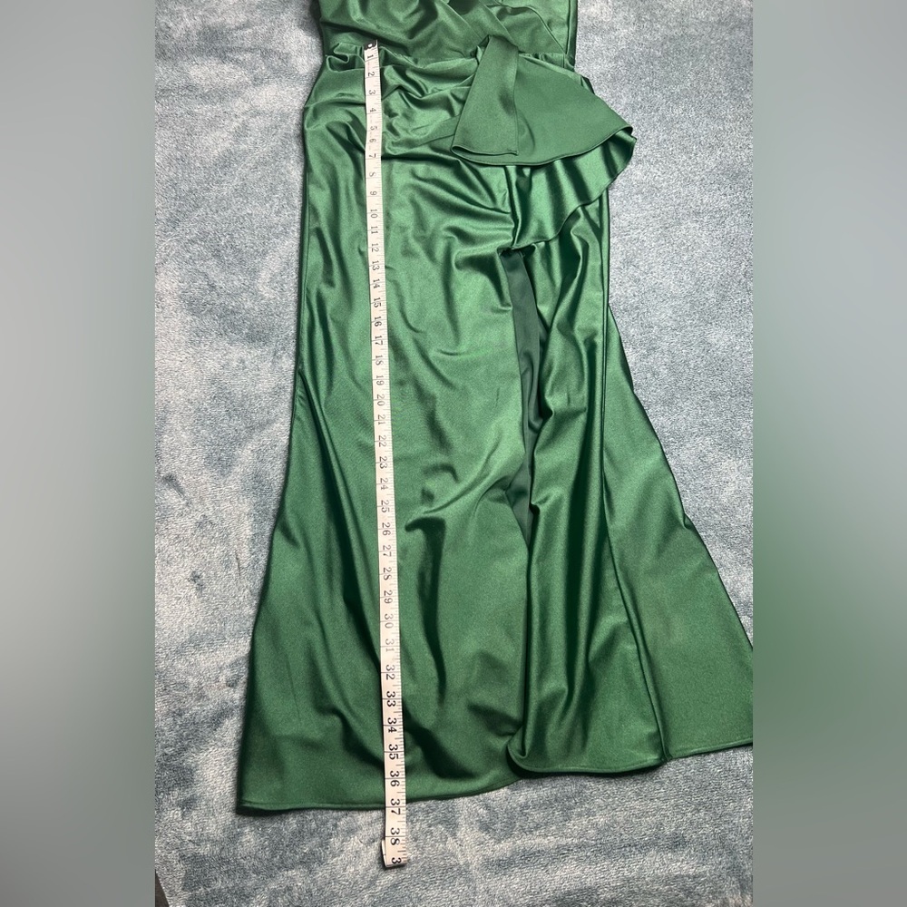 Elegant Green Women's Dress - Picture 8 of 8